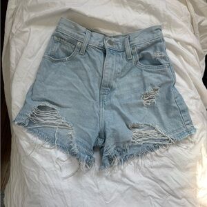 Levi High Waisted Mom Shorts - Size 25
